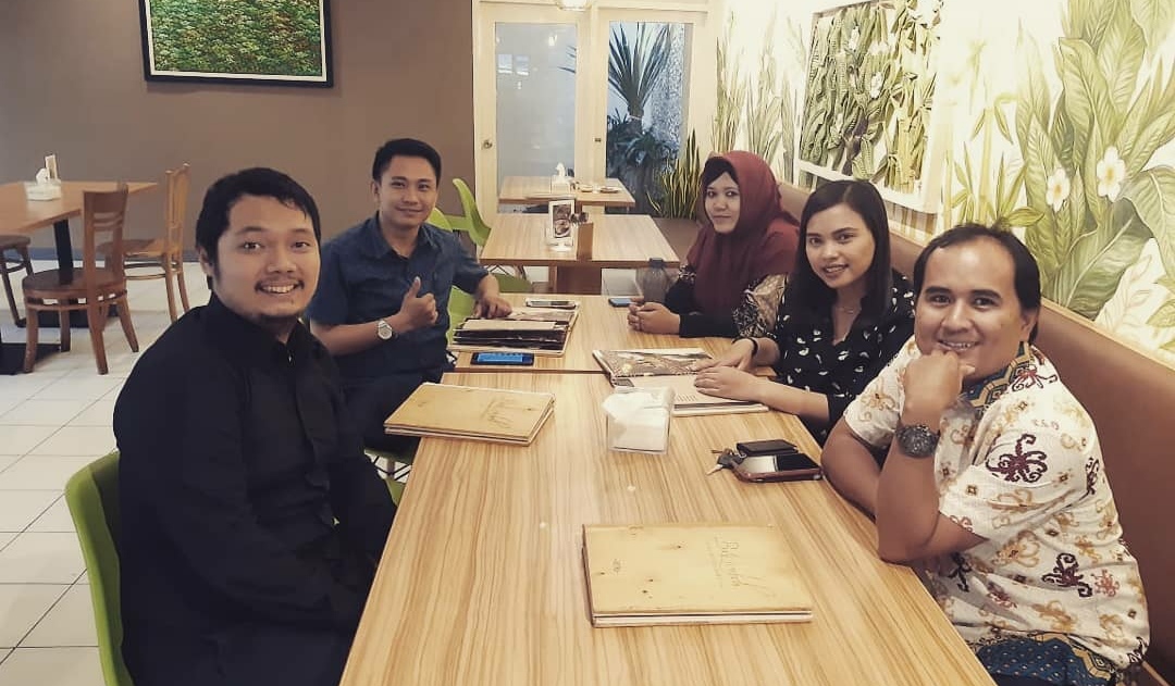1. Restoran Garuda Sabang, 2. Plataran Menteng, 3. Warung Nasi Alam Sunda, 4. Lara Djonggrang, 5. Sentral Al Jazeerah , 6. Pondok Angkasa Ciganea, 7. Kaum Jakarta, 8. Bale Lombok, 9. Madame Delima, 10. Queen’s Tandoor