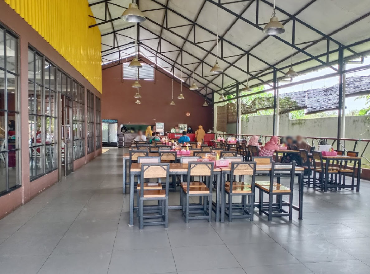 1. Ulu Juku’, 2. Kota Daeng, 3. Mie Titi BTP, 4. Topaz, 5. Pallubasa Serigala Hertasning, 6. Kampoeng Popsa, 7. Kedai Malindo, 8. Kampoeng Kuliner Makassar Antang, 9. Sunachi Harbour, 10. Coto Paraikatte