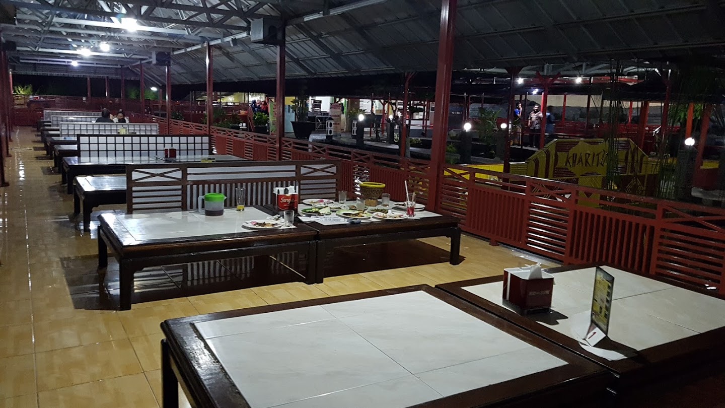 1. Nasi Jamblang Mang Dul, 2. Klapa Manis, 3. Tomodachi Steak and Seafood, 4. Saung Ma’Iyah, 5. Es Cuwing Kartini, 6. Citra Seafood Plumbon, 7. Empal Gentong H Apud Pusat, 8. Kharitzma, 9. Olive Bistro, 10. Roso Echo