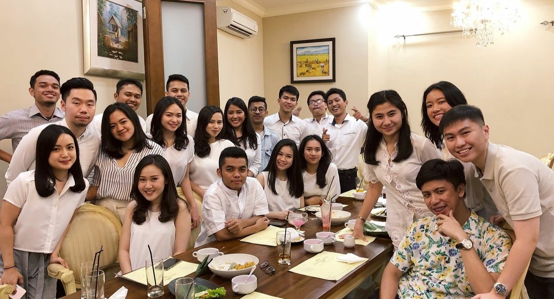 1. Restoran Garuda Sabang, 2. Plataran Menteng, 3. Warung Nasi Alam Sunda, 4. Lara Djonggrang, 5. Sentral Al Jazeerah , 6. Pondok Angkasa Ciganea, 7. Kaum Jakarta, 8. Bale Lombok, 9. Madame Delima, 10. Queen’s Tandoor