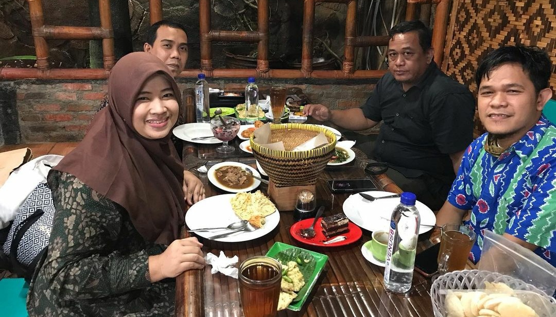 1. Three Buns, 2. Warung Nagih, 3. Beautika, 4. Abunawas Restaurant, 5. Kedai Haji Asari, 6. Gultik Gule, 7. Omah Sendok, 8. Ikan Bakar Manado, 9. Omah Pincuk, 10. Koh E Noor