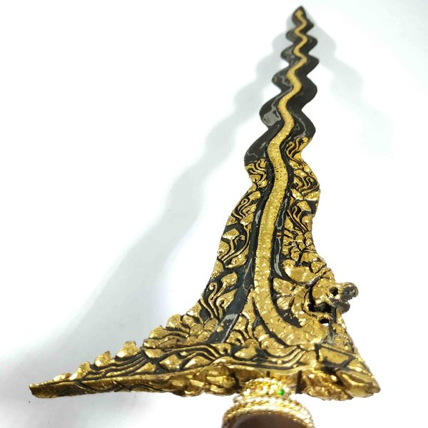 1. Keris Naga Raja, 2. Keris Kyai Sabuk Inten, 3. Keris Kyai Carito Buntolo, 4. Keris Jalak Budho Singosari, 5. Keris Nogo Sosro Kinatah, 6. Keris Pakubuwono, 7. Keris Hamengkubuwono, 8. Keris Ngadiboyo, 9. Keris Pamor Utuh, 10. Keris Milik Petinggi Kerajaan