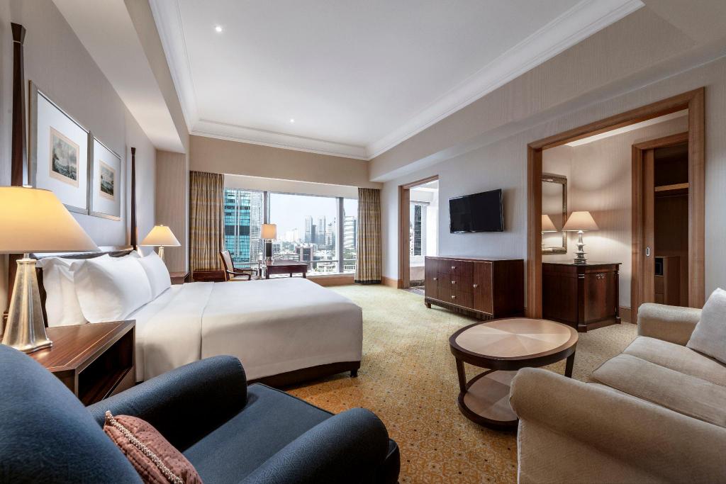 1. Nihiwatu Resort Sumba, 2. Hotel Mulia Jakarta, 3. Raffles Hotel Jakarta, 4. The Dharmawangsa, 5. Hotel Indonesia Kempinski Jakarta, 6. Six Senses Uluwatu, 7. Ritz Carlton Pacific Place, 8. St. Regis Bali Resort, 9. Ritz Carlton Mega Kuningan, 10. Four Seasons Jakarta