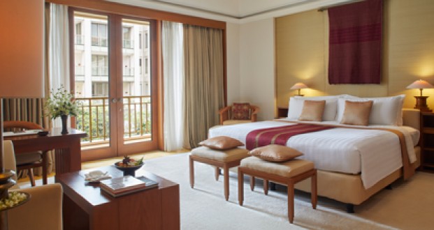 1. Nihiwatu Resort Sumba, 2. Hotel Mulia Jakarta, 3. Raffles Hotel Jakarta, 4. The Dharmawangsa, 5. Hotel Indonesia Kempinski Jakarta, 6. Six Senses Uluwatu, 7. Ritz Carlton Pacific Place, 8. St. Regis Bali Resort, 9. Ritz Carlton Mega Kuningan, 10. Four Seasons Jakarta