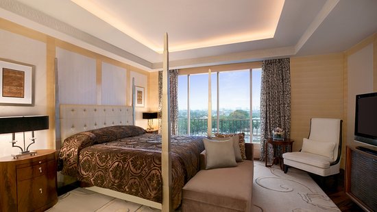 1. Nihiwatu Resort Sumba, 2. Hotel Mulia Jakarta, 3. Raffles Hotel Jakarta, 4. The Dharmawangsa, 5. Hotel Indonesia Kempinski Jakarta, 6. Six Senses Uluwatu, 7. Ritz Carlton Pacific Place, 8. St. Regis Bali Resort, 9. Ritz Carlton Mega Kuningan, 10. Four Seasons Jakarta