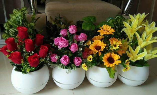 1. Toko Bunga Bu Amad, 2. Edelweis Florist, 3. Mawar Florist, 4. Mekar &amp; Romantic Florist, 5. Toko Bunga Pak Purwo , 6. Puspo Florist, 7. Sudirham Florist, 8. Sekar Arum Florist, 9. Petra Florist Jogja, 10. Rita Florist, 11. The Million Bloom