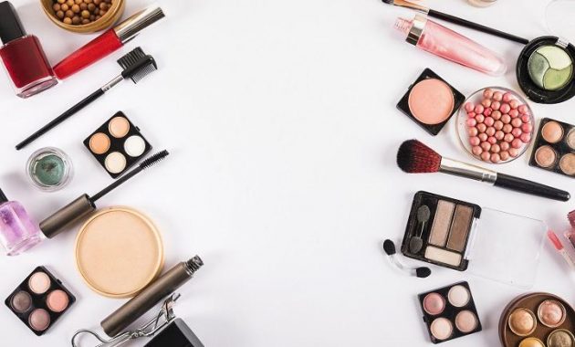 1. Eka Kosmetik, 2. Delia Cosmetics, 3. Toko Blitar, 4. Toko Daun Indah, 5. Reva Cosmetic, 6. Princess Beauty Store, 7. Toko Rosalia Kosmetik, 8. Ayu Cosmetic, 9. Watsons Cosmetic, 10. Innes Cosmetic