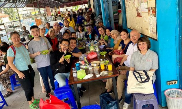 1. Bandar Djakarta, 2. Dapur Solo, 3. Taman Santap Rumah Kayu Ancol, 4. Segarra Resto, 5. Bebek Kaleyo Sunter, 6. Cabe Ijo, 7. Talaga Sampireun, 8. Rasane Seafood PIK, 9. Mo-mo Paradise, 10. Aroma Sop Seafood