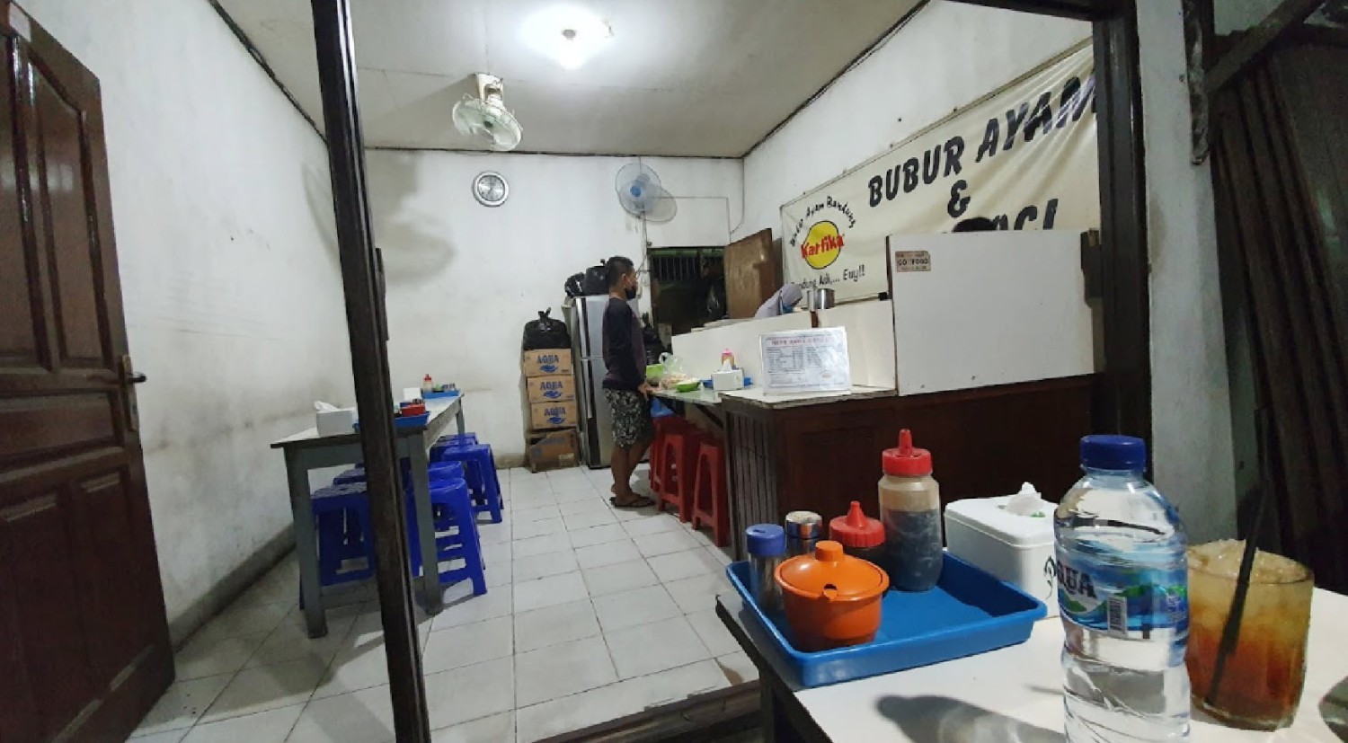 1. Warung Samarendah, 2. Ikan Bakar Bamboo, 3. Taberu, 4. Torani Juanda, 5. Soto Kuwin Banjar, 6. Pondok Borneo, 7. Ayam Goreng Banjar, 8. Martabak Banjar, 9. Sari Bhoga Seafood Resto, 10. Bubur Ayam Bandung Kartika
