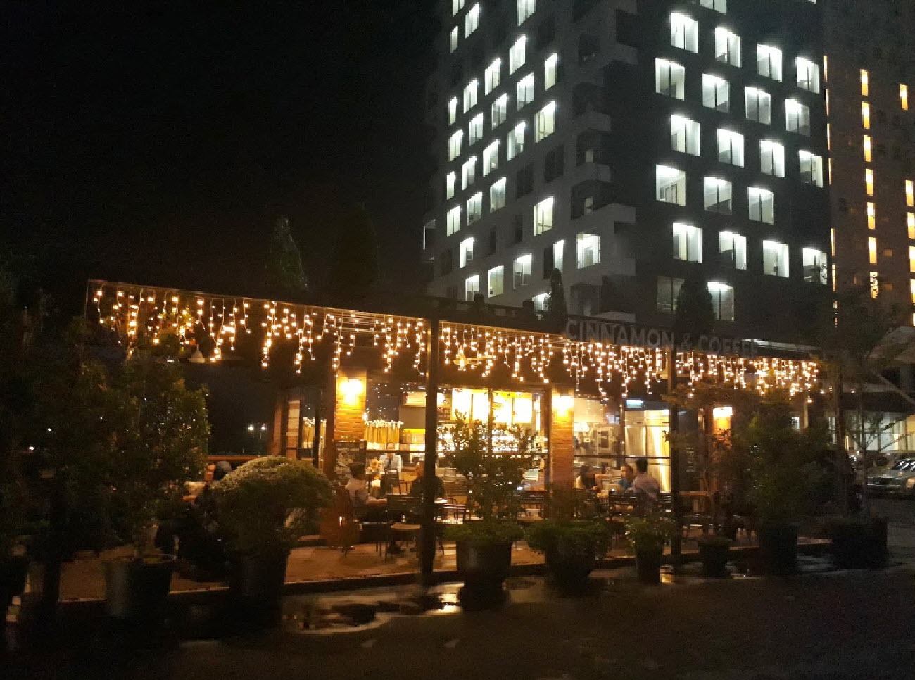 1. Market City BSD Mall Ararasa, 2. Aeon Sushi, 3. Cerenti, 4. RM Tirtonadi, 5. Saint Cinnamon Intermark BSD, 6. La Vera Pizza BSD, 7. Chicking LuLu, 8. Bakmi Mpek Tjoen, 9. Seafood 68 Pasar Modern BSD, 10. Phopho Café & Resto