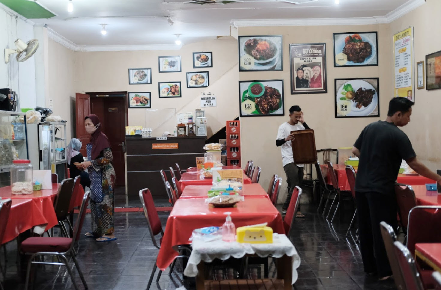 1. Sambel Djawa, 2. Sego Dalem, 3. Teras Bali, 4. Selaras, 5. Sego Kucing Jogja Pekalongan, 6. Pondok Ikan Bakar Wiroto, 7. Garang Asem H. Masduki, 8. Panderasa, 9. Sop Buntut Bu Leman, 10. Ayam Gepuk Super Lezat