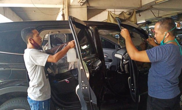 2. D’Plus Kaca Film , 3. Java Motor Indonesia , 4. Anugrah Jaya Film , 5. Ika Jaya Film , 6. Citra Mitra Film, 7. Catalyst Kaca Film, 8. Kaca Film Graha Raya Pondok Aren, 9. Kaca Film Mobil dan Gedung, 10. Spesialis Kaca Film Mobil dan Gedung, 11. Fathan Motor