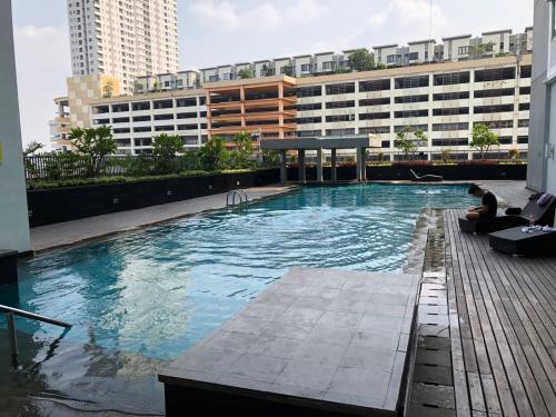 1. Thamrin Executive Residence, 2. Apartemen Capitol Suites, 3. Anandamaya Residence, 4. Capitol Park Residence, 5. Mitra Oasis Residence, 6. Salemba Residence, 7. Apartemen Pavilion, 8. Green Pramuka City, 9. Park Royale Apartment, 10. Menteng Square Tower B