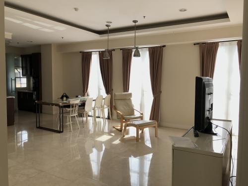 1. Casa Grande Residences, 2. L’Avenue Office &amp; Residences, 3. One Park Avenue, 4. Pakubuwono Residences, 5. Residences 8 Senopati, 6. Pondok Indah Golf Apartment, 7. Botanica Simprug, 8. The Capital Residences, 9. Wang Residence, 10. Cik Ditiro Residence