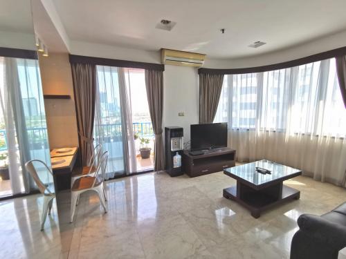 1. Thamrin Executive Residence, 2. Apartemen Capitol Suites, 3. Anandamaya Residence, 4. Capitol Park Residence, 5. Mitra Oasis Residence, 6. Salemba Residence, 7. Apartemen Pavilion, 8. Green Pramuka City, 9. Park Royale Apartment, 10. Menteng Square Tower B