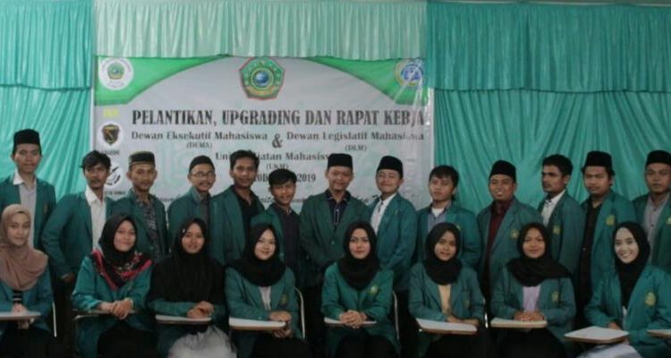 1. Universitas Suryakancana, 2. Universitas Putra Indonesia, 3. Akademi Kebidanan Cianjur, 4. Sekolah Tinggi Teologi Cipanas, 5. Sekolah Tinggi Agama Islam Al Azhary, 6. Sekolah Tinggi Agama Islam Al Ittihad, 7. STIT Al-Azami Cianjur, 8. STAI Imam Syafi’i, 9. Sekolah Tinggi Ilmu Syariah Nahdlatul Ulama Cianjur, 10. Sekolah Tinggi Ilmu Al Quran ZAD
