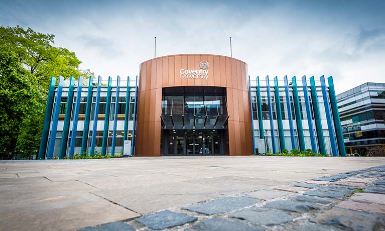 1. Universitas Oxford, 2. Universitas Cambridge, 3. Universitas Manchester, 4. The Open University, 5. Universitas Edinburgh, 6. Universitas Leeds, 7. Universitas Birmingham, 8. Universitas Liverpool, 9. Universitas Coventry, 10. Universitas Newcastle, 11. Universitas Nottingham, 12. Universitas Warwick, 13. Universitas Bristol, 14. Universitas Sheffield, 15. Universitas Glasgow