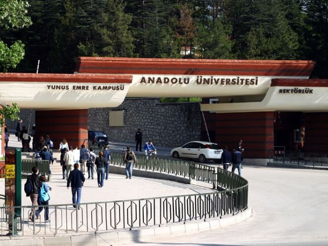 1. Universitas Istanbul, 2. Universitas Boğaziçi, 3. Universitas Ankara, 4. Universitas Teknik Istanbul, 5. Universitas Sakarya, 6. Universitas Marmara, 7. Universitas Anadolu, 8. Universitas Dokuz Eylul, 9. Universitas Ataturk, 10. Universitas Gaziantep, 11. Universitas Teknik Timur Tengah, 12. Universitas Ege, 13. Universitas Yeditepe, 14. Universitas Bursa Uludag, 15. Universitas Firat