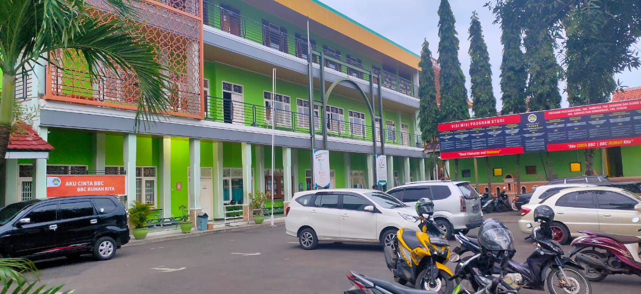 1. Institut Agama Islam Negeri Syekh Nurjati, 2. Universitas Muhammadiyah Cirebon, 3. Universitas Swadaya Gunung Jati, 4. Universitas 17 Agustus Cirebon, 5. Universitas Nahdlatul Ulama Cirebon, 6. Sekolah Tinggi Teknologi Cirebon, 7. Akademi Maritim Suaka Bahari Cirebon, 8. Politeknik LP3I Kampus Cirebon, 9. Sekolah Tinggi Manajemen Informatika dan Komputer IKMI, 10. Sekolah Tinggi Agama Islam Cirebon, 11. Akademi Kebidanan Graha Husada Cirebon, 12. Sekolah Tinggi Ilmu Kesehatan Mahardika Cirebon, 13. Sekolah Tinggi Ilmu Bahasa Asing Invada, 14. Institut Agama Islam Bunga Bangsa Cirebon, 15. Akademi Keperawatan Dharma Husada