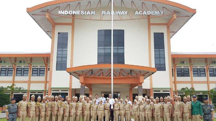 1. Universitas Abdurachman Saleh, 2. Universitas Nusantara PGRI Kediri, 3. Universitas Internasional Semen Indonesia, 4. Universitas Jember, 5. Universitas Muhammadiyah Jember, 6. Sekolah Tinggi Ilmu Kesehatan Ngudia Husada Madura, 7. Universitas Islam Jember, 8. Politeknik Negeri Jember, 9. Politeknik Negeri Madura, 10. Politeknik Perkeretaapian Indonesia Madiun, 11. Universitas Islam Kadiri, 12. Universitas Darul Ulum, 13. Politeknik Negeri Banyuwangi, 14. Politeknik Kelautan dan Perikanan Sidoarjo, 15. Universitas Islam Negeri Sayyid Ali Rahmatullah Tulungagung