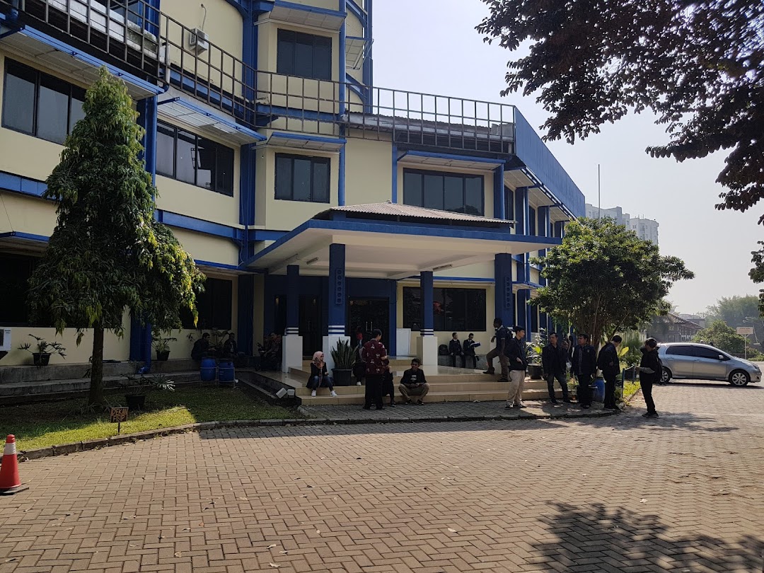 1. Universitas Pelita Harapan, 2. Universitas Multimedia Nusantara, 3. Universitas Prasetiya Mulya, 4. Universitas Bina Nusantara, 5. Matana University, 6. Universitas Bunda Mulia, 7. Swiss German University, 8. Universitas Bina Sarana Informatika, 9. Universitas Buddhi Dharma, 10. Universitas Nusa Mandiri, 11. Universitas Muhammadiyah Tangerang, 12. Universitas Pramita, 13. Universitas Islam Syekh Yusuf, 14. Sekolah Tinggi Ilmu Ekonomi Bisma Lepisi, 15. Universitas Raharja