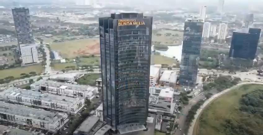 1. Universitas Pelita Harapan, 2. Universitas Multimedia Nusantara, 3. Universitas Prasetiya Mulya, 4. Universitas Bina Nusantara, 5. Matana University, 6. Universitas Bunda Mulia, 7. Swiss German University, 8. Universitas Bina Sarana Informatika, 9. Universitas Buddhi Dharma, 10. Universitas Nusa Mandiri, 11. Universitas Muhammadiyah Tangerang, 12. Universitas Pramita, 13. Universitas Islam Syekh Yusuf, 14. Sekolah Tinggi Ilmu Ekonomi Bisma Lepisi, 15. Universitas Raharja