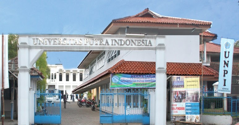 1. Universitas Suryakancana, 2. Universitas Putra Indonesia, 3. Akademi Kebidanan Cianjur, 4. Sekolah Tinggi Teologi Cipanas, 5. Sekolah Tinggi Agama Islam Al Azhary, 6. Sekolah Tinggi Agama Islam Al Ittihad, 7. STIT Al-Azami Cianjur, 8. STAI Imam Syafi’i, 9. Sekolah Tinggi Ilmu Syariah Nahdlatul Ulama Cianjur, 10. Sekolah Tinggi Ilmu Al Quran ZAD