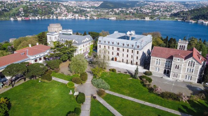 1. Universitas Istanbul, 2. Universitas Boğaziçi, 3. Universitas Ankara, 4. Universitas Teknik Istanbul, 5. Universitas Sakarya, 6. Universitas Marmara, 7. Universitas Anadolu, 8. Universitas Dokuz Eylul, 9. Universitas Ataturk, 10. Universitas Gaziantep, 11. Universitas Teknik Timur Tengah, 12. Universitas Ege, 13. Universitas Yeditepe, 14. Universitas Bursa Uludag, 15. Universitas Firat