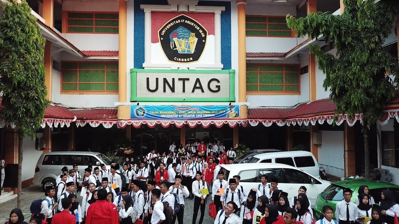 1. Institut Agama Islam Negeri Syekh Nurjati, 2. Universitas Muhammadiyah Cirebon, 3. Universitas Swadaya Gunung Jati, 4. Universitas 17 Agustus Cirebon, 5. Universitas Nahdlatul Ulama Cirebon, 6. Sekolah Tinggi Teknologi Cirebon, 7. Akademi Maritim Suaka Bahari Cirebon, 8. Politeknik LP3I Kampus Cirebon, 9. Sekolah Tinggi Manajemen Informatika dan Komputer IKMI, 10. Sekolah Tinggi Agama Islam Cirebon, 11. Akademi Kebidanan Graha Husada Cirebon, 12. Sekolah Tinggi Ilmu Kesehatan Mahardika Cirebon, 13. Sekolah Tinggi Ilmu Bahasa Asing Invada, 14. Institut Agama Islam Bunga Bangsa Cirebon, 15. Akademi Keperawatan Dharma Husada