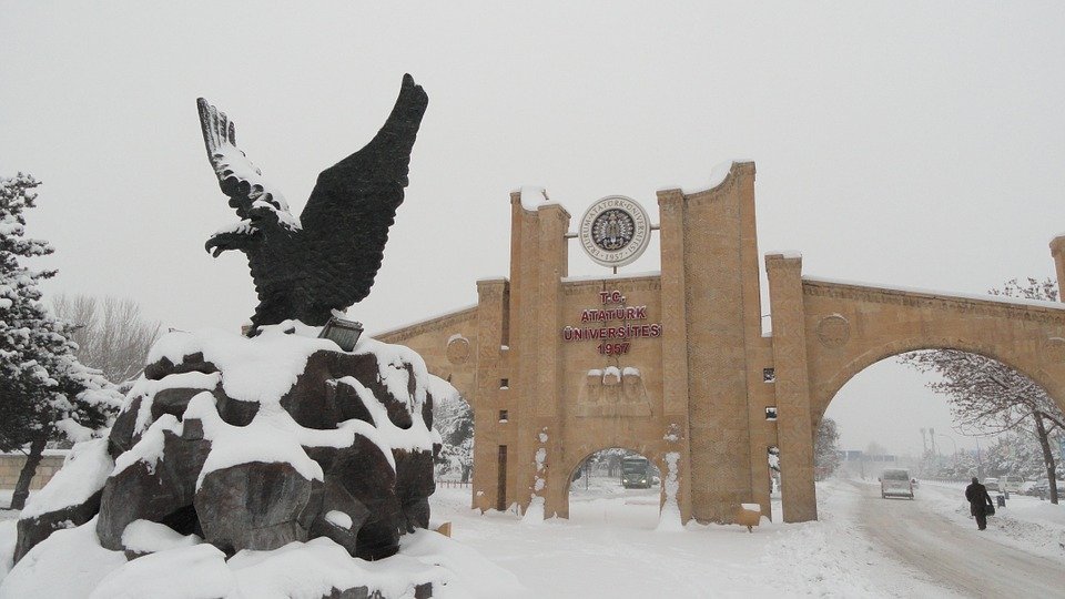 1. Universitas Istanbul, 2. Universitas Boğaziçi, 3. Universitas Ankara, 4. Universitas Teknik Istanbul, 5. Universitas Sakarya, 6. Universitas Marmara, 7. Universitas Anadolu, 8. Universitas Dokuz Eylul, 9. Universitas Ataturk, 10. Universitas Gaziantep, 11. Universitas Teknik Timur Tengah, 12. Universitas Ege, 13. Universitas Yeditepe, 14. Universitas Bursa Uludag, 15. Universitas Firat