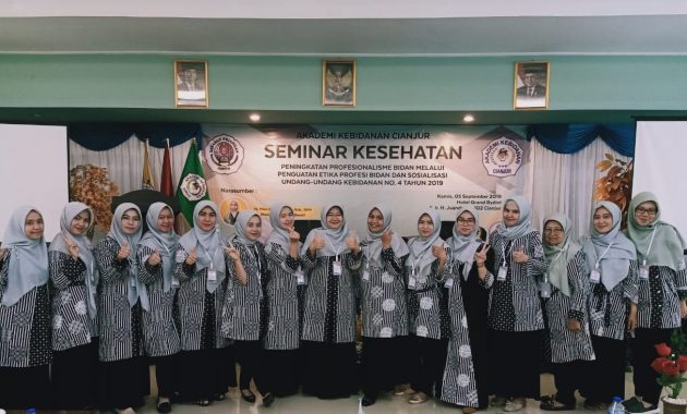1. Universitas Suryakancana, 2. Universitas Putra Indonesia, 3. Akademi Kebidanan Cianjur, 4. Sekolah Tinggi Teologi Cipanas, 5. Sekolah Tinggi Agama Islam Al Azhary, 6. Sekolah Tinggi Agama Islam Al Ittihad, 7. STIT Al-Azami Cianjur, 8. STAI Imam Syafi’i, 9. Sekolah Tinggi Ilmu Syariah Nahdlatul Ulama Cianjur, 10. Sekolah Tinggi Ilmu Al Quran ZAD