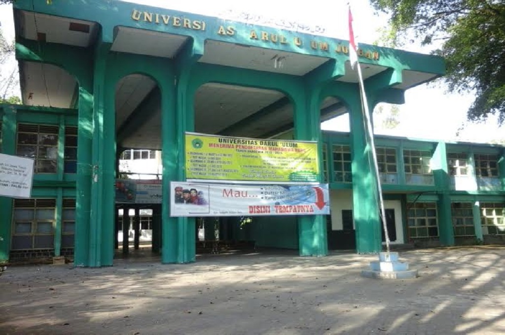 1. Universitas Darul Ulum, 2. Universitas Hasyim Asy’ari, 3. Universitas K. H. Abdul Wahab Hasbullah, 4. Sekolah Tinggi Agama Islam At-Tahdzib, 5. Sekolah Tinggi Keguruan dan Ilmu Pendidikan PGRI Jombang, 6. Sekolah Tinggi Ilmu Kesehatan Bahrul Ulum, 7. Sekolah Tinggi Ilmu Ekonomi PGRI Dewantara, 8. Sekolah Tinggi Ilmu Kesehatan Insan Cendekia Medika, 9. Sekolah Tinggi Ilmu Kesehatan Pemerintah Kabupaten Jombang, 10. Sekolah Tinggi Ilmu Kesehatan Husada