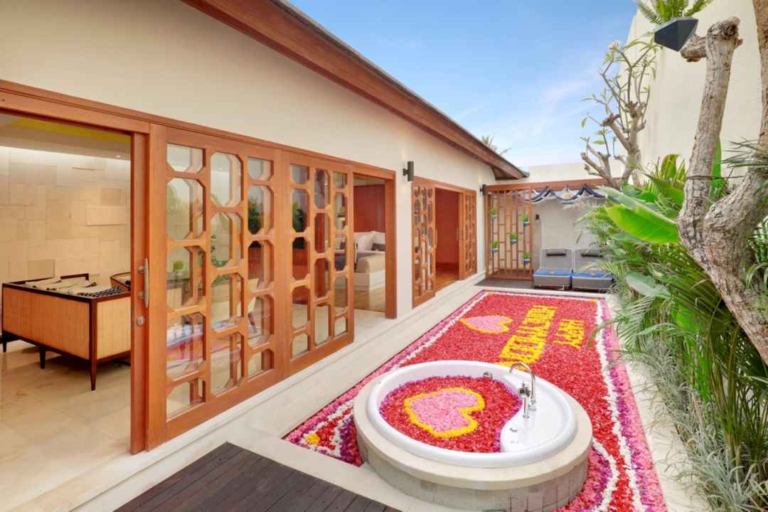 1. Aksari Resort, 2. Samsara Ubud, 3. Asvara Villa Ubud, 4. Bunut Garden’s Luxury Private Villa, 5. Tanah Gajah, 6. Four Seasons Sayan, 7. Mandapa, A Ritz Carlton Reserve, 8. Amandari, 9. The Udaya Resorts &amp; Spa, 10. Plataran Ubud Hotel &amp; Spa