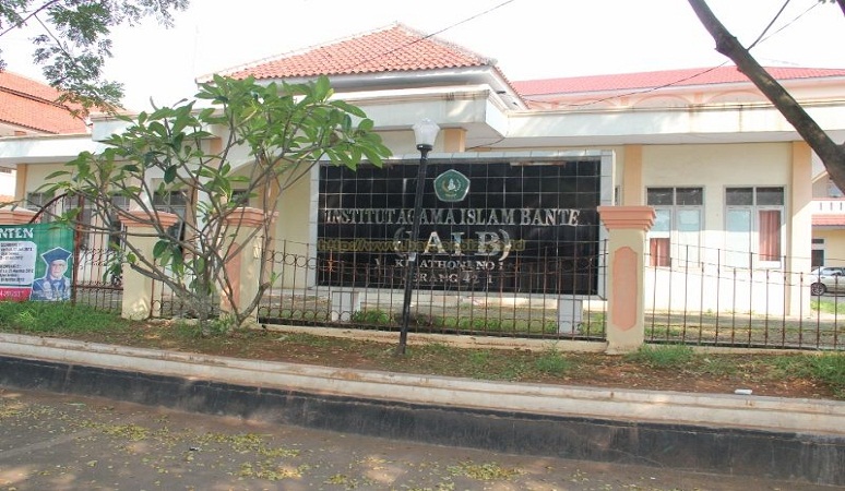 1. Universitas Sultan Ageng Tirtayasa, 2. Universitas Serang Raya, 3. Universitas Banten Jaya, 4. Universitas Islam Negeri Sultan Maulana Hasanuddin, 5. Institut Agama Islam Banten, 6. Sekolah Tinggi Ilmu Ekonomi Banten, 7. Universitas Primagraha, 8. Universitas Bina Bangsa, 9. Universitas Teknologi Nusantara, 10. Sekolah Tinggi Keguruan dan Ilmu Pendidikan Situs Banten