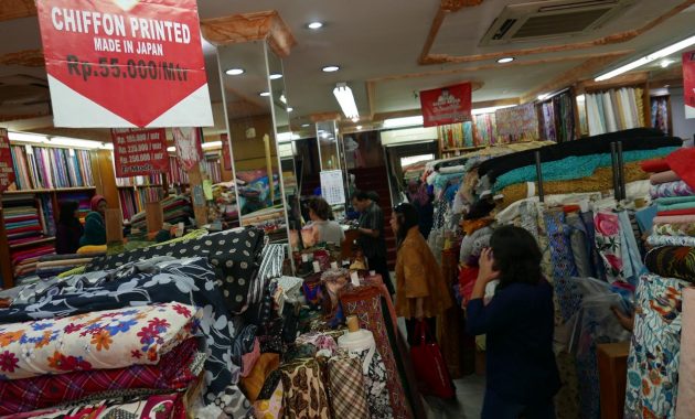 1. Karunia Textile, 2. Toko Harapan Indah (HI), 3. Median Textile, 4. Chandmoda Textile & Tailor, 5. Kain Moeji, 6. D’Fashion Textile & Tailor, 7. LA Femme Couture, 8. Tirta Textile Kings, 9. Kenari Fabrics Outlet, 10. Median Textile