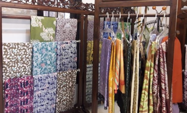 1. Grosir Kain Kiloan , 2. Fancy Textile, 3. Sama Subur Textile, 4. Aneka Textile , 5. Bali Textile, 6. Metro Cikarang Textile, 7. J_shi Textile, 8. Rumah Kain Sasesha, 9. Milan Textile , 10. Bahan Kiloan “Bu Nini”