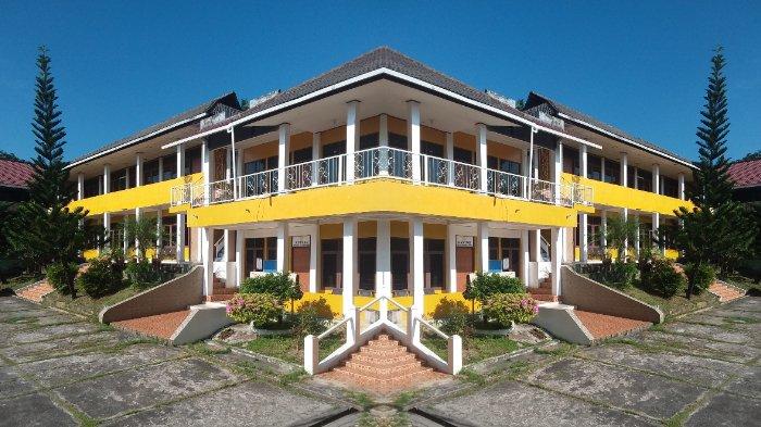 1. Institut Teknologi Kalimantan, 2. Politeknik Negeri Balikpapan, 3. Universitas Balikpapan, 4. Universitas Tridharma, 5. Universitas Mulia, 6. Sekolah Tinggi Ilmu Ekonomi Madani, 7. Sekolah Tinggi Teknologi Migas, 8. Sekolah Tinggi Ilmu Ekonomi Balikpapan, 9. Sekolah Tinggi Ilmu Syariah Hidayatullah Balikpapan, 10. Sekolah Tinggi Ilmu Tarbiyah Balikpapan