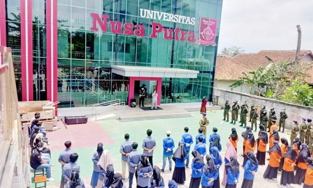 1. Universitas Muhammadiyah Sukabumi, 2. Universitas Nusa Putra, 3. Universitas Bina Sarana Informatika Kampus Sukabumi, 4. Sekolah Tinggi Ilmu Ekonomi PGRI Sukabumi, 5. Politeknik Sukabumi, 6. Sekolah Tinggi Hukum Pasundan, 7. Institut Manajemen Wiyata Indonesia, 8. Institut Madani Nusantara, 9. Sekolah Tinggi Ilmu Sosial dan Ilmu Politik Widyapuri Mandiri, 10. STKIP Bina Mutiara