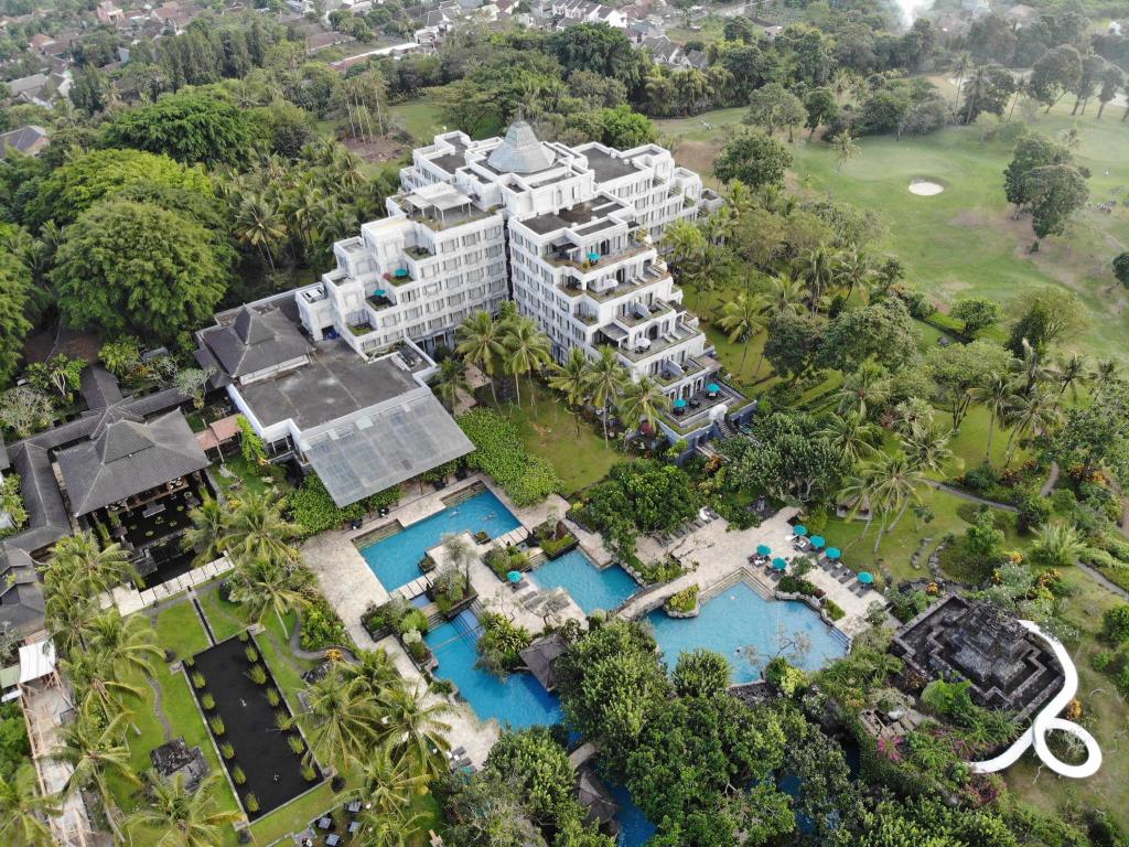 1. Tentrem Jogja, 2. Yogyakarta Marriott, 3. Sheraton Mustika, 4. Novotel Suites, 5. Grand Mercure, 6. Hyatt Regency, 7. Royal Malioboro by Aston, 8. The Alana Malioboro, 9. Swiss-Belboutique, 10. The Manohara