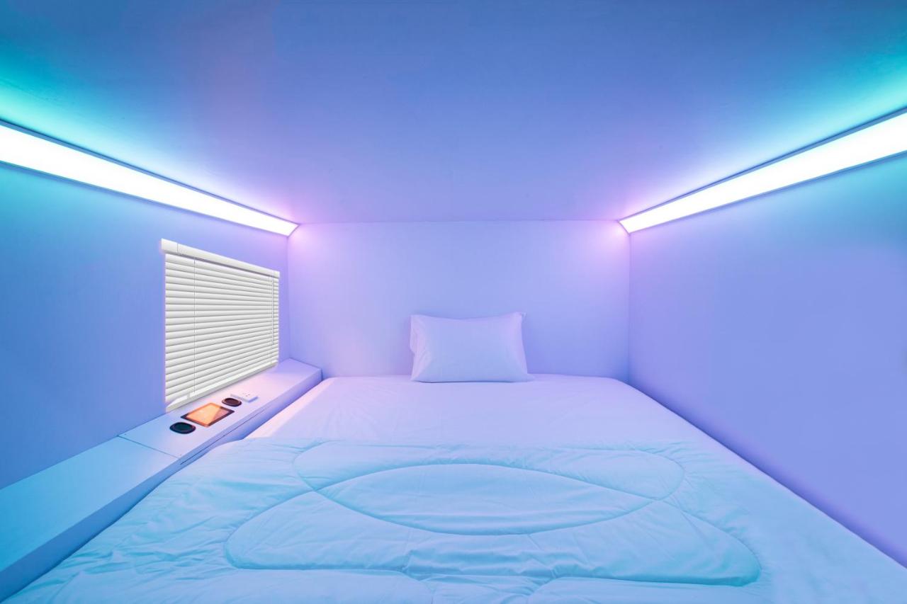 1. Bobobox Kebayoran, 2. Bobobox Pods Tanah Abang, 3. Shakti Capsule Hotel, 4. Whiz Capsule, 5. Bobobox Pods Pancoran, 6. Bobobox Juanda, 7. KINI Luxury Capsule, 8. JakPod Capsule Hotel, 9. INAP at Capsule, 10. Bobobox Kota Tua