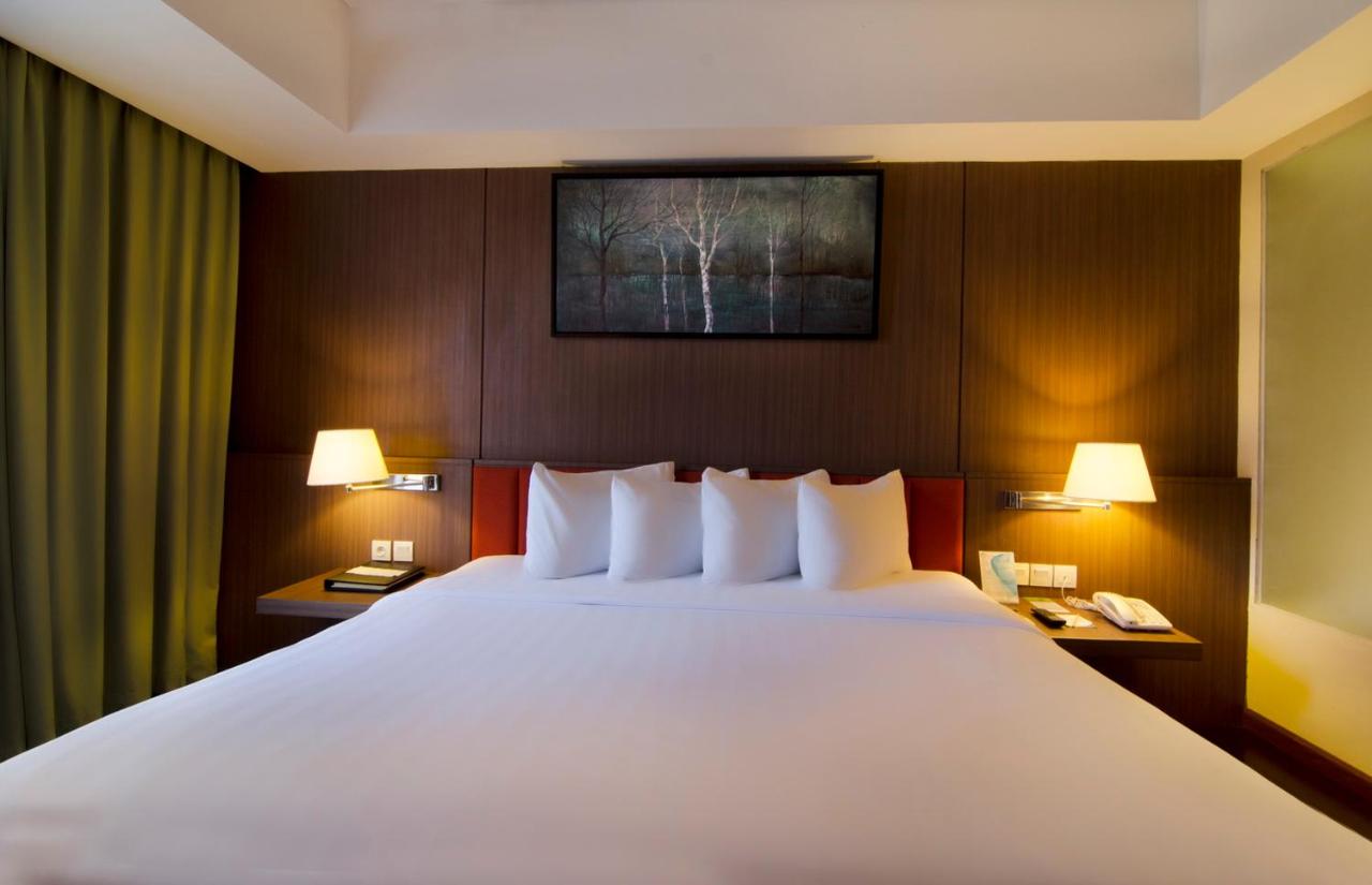 1. JHL Solitaire, 2. Atria Gading Serpong, 3. Novotel Tangerang, 4. Mercure Serpong, 5. Mercure BSD City, 6. Aryaduta Lippo Village, 7. Narita Hotel, 8. Grand Soll Marina, 9. Soll Marina, 10. FM7 Resort