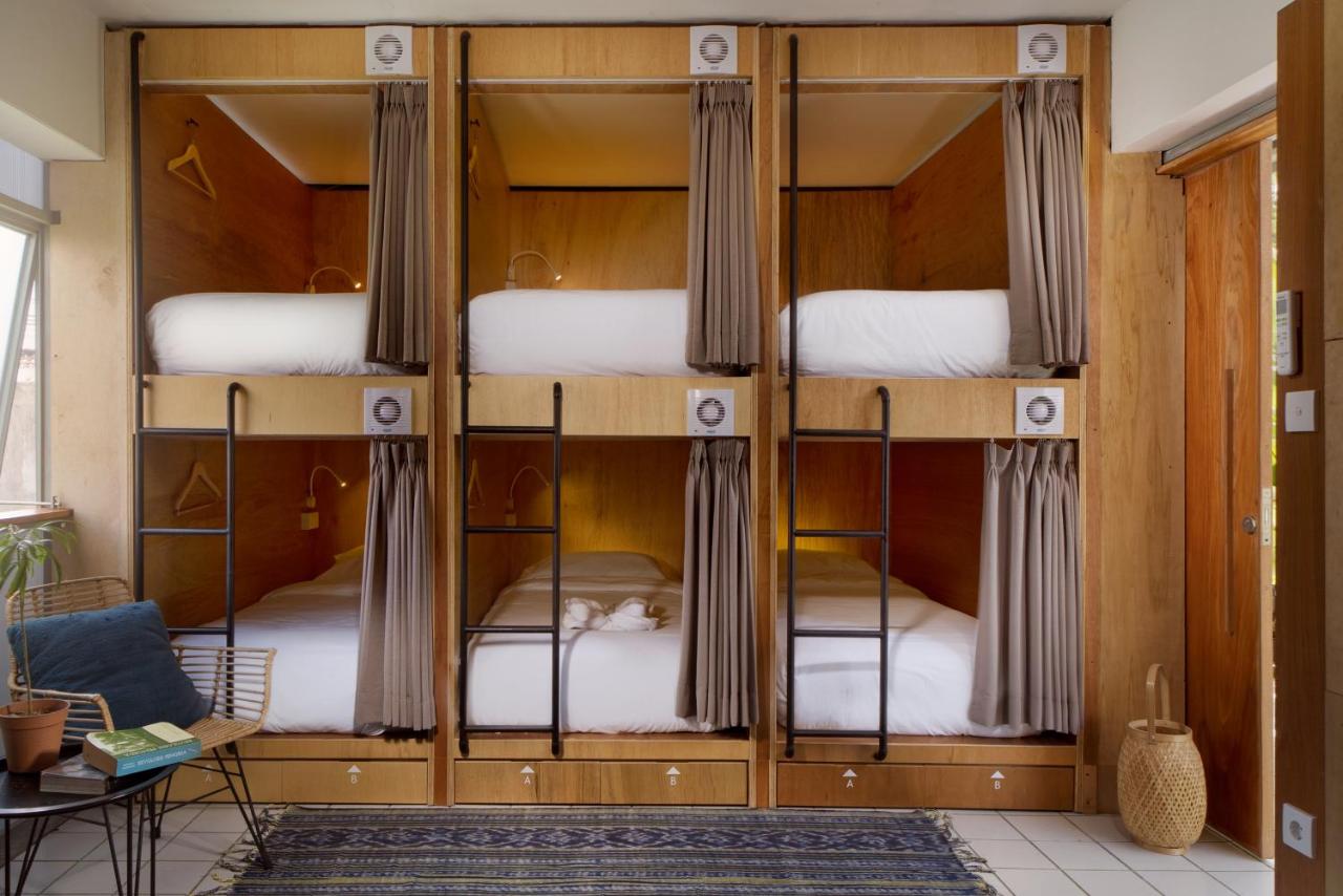 1. QB Sleep Capsule, 2. Bali Caps Hostel, 3. M Box Seminyak, 4. Kultur Umalas, 5. H-ostel Kuta Bali, 6. The Hide Hostel @ Canggu, 7. Bedplus Backpackers Hostel Kuta, 8. Socialista Lifestyle Hostel, 9. Karisa Pods, 10. D Beds Hostel by Soscomma