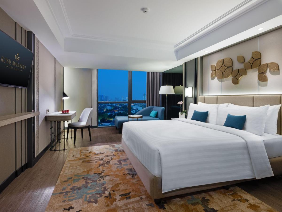 1. Tentrem Jogja, 2. Yogyakarta Marriott, 3. Sheraton Mustika, 4. Novotel Suites, 5. Grand Mercure, 6. Hyatt Regency, 7. Royal Malioboro by Aston, 8. The Alana Malioboro, 9. Swiss-Belboutique, 10. The Manohara