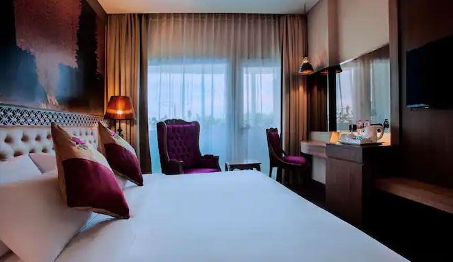 1. Tentrem Jogja, 2. Yogyakarta Marriott, 3. Sheraton Mustika, 4. Novotel Suites, 5. Grand Mercure, 6. Hyatt Regency, 7. Royal Malioboro by Aston, 8. The Alana Malioboro, 9. Swiss-Belboutique, 10. The Manohara