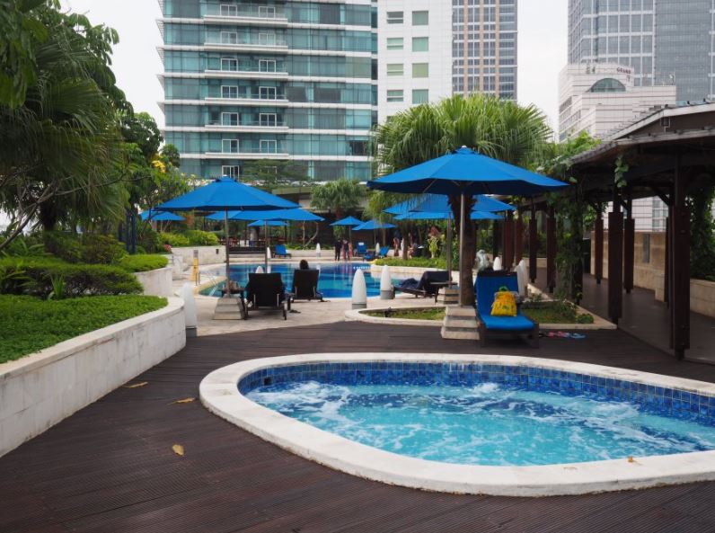 1. Fairmont Senayan, 2. Merlynn Park Hotel, 3. Manhattan Hotel, 4. Kuretakeso Kemang, 5. Millennium Hotel, 6. Mulia Senayan, 7. Kempinski Hotel Indonesia, 8. Ritz Carlton Pacific Place, 9. The Dharmawangsa, 10. The Westin