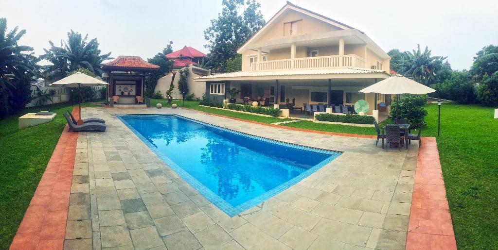 1. Azila Villa, 2. Rumatata Villa, 3. Villa Srimaganti, 4. Green City Villa, 5. H Island Resort, 6. Bali Maisonette, 7. Villavi The Venue, 8. Urban Villa, 9. Coastal Townhouse by Marina Ancol, 10. Kemang Utara Creative Villas