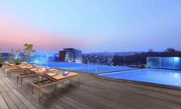 1. Hotel Ciputra, 2. Gumaya Tower, 3. Hotel Grand Edge, 4. Novotel, 5. Aston Inn, 6. Oak Tree Emerald, 7. Quest Hotel, 8. Tentrem, 9. Harris Sentraland, 10. Hotel Patra