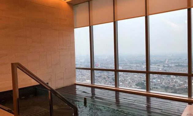 1. Fairmont Senayan, 2. Merlynn Park Hotel, 3. Manhattan Hotel, 4. Kuretakeso Kemang, 5. Millennium Hotel, 6. Mulia Senayan, 7. Kempinski Hotel Indonesia, 8. Ritz Carlton Pacific Place, 9. The Dharmawangsa, 10. The Westin