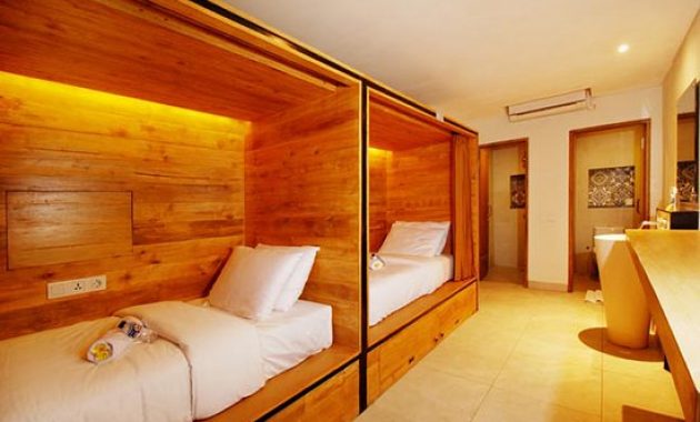 1. QB Sleep Capsule, 2. Bali Caps Hostel, 3. M Box Seminyak, 4. Kultur Umalas, 5. H-ostel Kuta Bali, 6. The Hide Hostel @ Canggu, 7. Bedplus Backpackers Hostel Kuta, 8. Socialista Lifestyle Hostel, 9. Karisa Pods, 10. D Beds Hostel by Soscomma