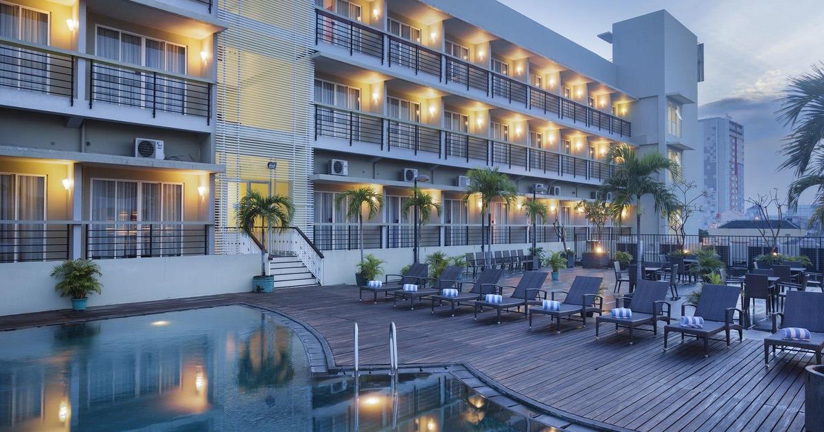 1. Hotel Ciputra, 2. Gumaya Tower, 3. Hotel Grand Edge, 4. Novotel, 5. Aston Inn, 6. Oak Tree Emerald, 7. Quest Hotel, 8. Tentrem, 9. Harris Sentraland, 10. Hotel Patra